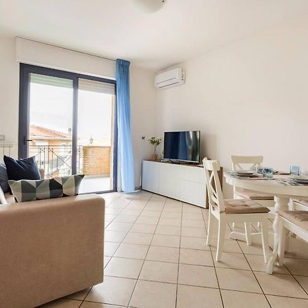 Alloggio Vista Mare - Parcheggio Gratis Pineto Exterior foto