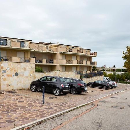 Alloggio Vista Mare - Parcheggio Gratis Pineto Exterior foto