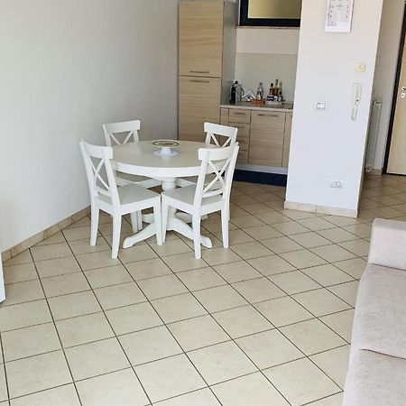 Alloggio Vista Mare - Parcheggio Gratis Pineto Exterior foto