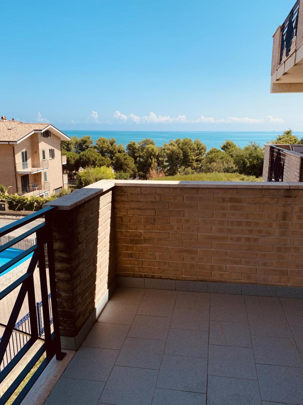 Alloggio Vista Mare - Parcheggio Gratis Pineto Exterior foto