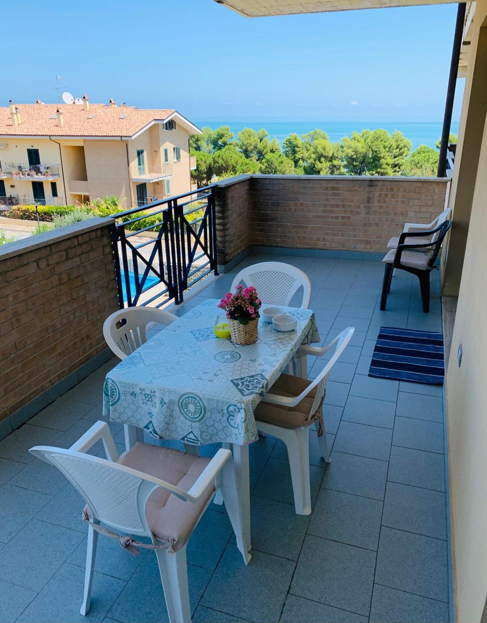 Alloggio Vista Mare - Parcheggio Gratis Pineto Exterior foto